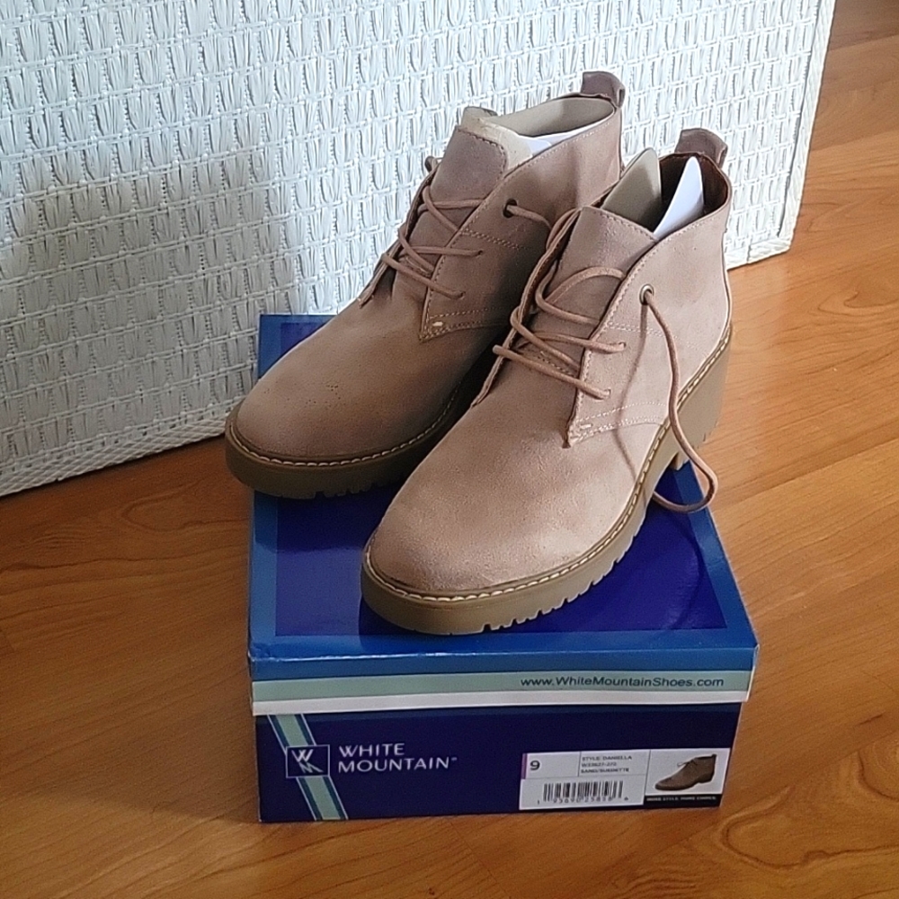 White Mountain boots; Style: Daniella; Color: Sand; Size 9